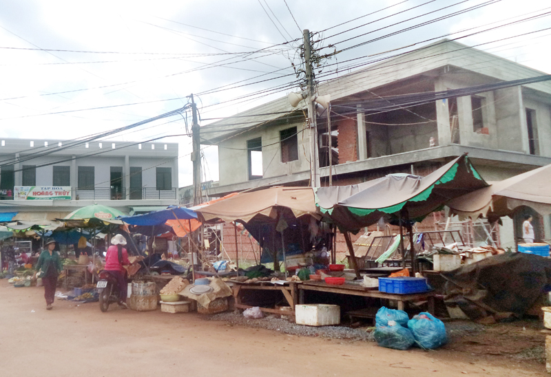 Nỗi bức xúc của các tiểu thương chợ Lộc Điền