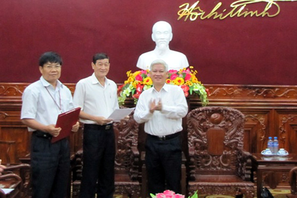 Bổ nhiệm lại v&agrave; k&eacute;o d&agrave;i thời hạn c&aacute;n bộ l&atilde;nh đạo c&aacute;c sở