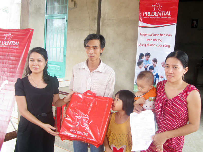 Prudential trao nhà tình thương tại thị xã Phước Long