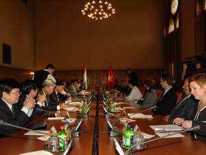 L&atilde;nh đạo Hungary đ&aacute;nh gi&aacute; cao vị thế của Việt Nam