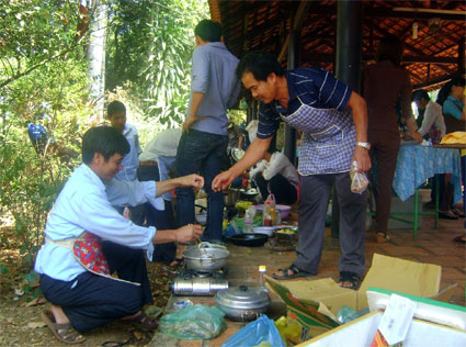 B&igrave;nh Long thi &ldquo;đ&agrave;n &ocirc;ng v&agrave;o bếp&rdquo;, &ldquo;phụ nữ với SKSS&rdquo;