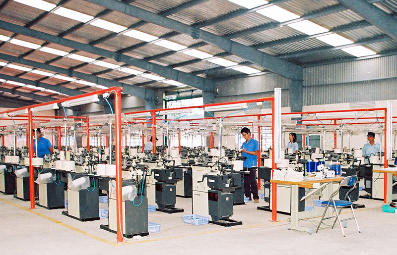 Tháo gỡ khó khăn cho doanh nghiệp rất cần giảm lãi suất