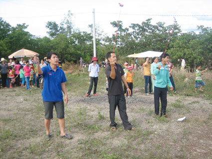 Du xuân với hội tung còn