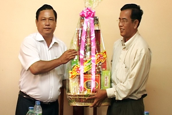 L&atilde;nh đạo tỉnh B&igrave;nh Phước thăm v&agrave; ch&uacute;c tết tỉnh Karatie