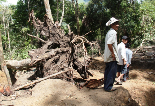 Bắt giam "&ocirc;ng kẹ" Ph&oacute; trưởng Trại tạm giam C&ocirc;ng an Kh&aacute;nh H&ograve;a