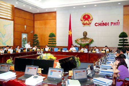 Văn bản ph&aacute;p luật phải khả thi