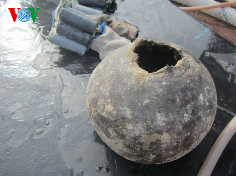 Cận cảnh cổ vật trên tàu cổ mới phát hiện ở Quảng Ngãi