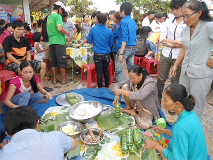 Gặp mặt 944 công nhân không về quê đón tết