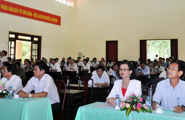 Hội nghị b&aacute;o c&aacute;o vi&ecirc;n th&aacute;ng 4-2013