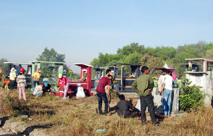 Tảo mộ cuối năm - Hướng về nguồn cội