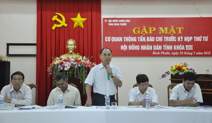 Thường trực HĐND tỉnh họp mặt b&aacute;o ch&iacute; trước kỳ họp thứ tư