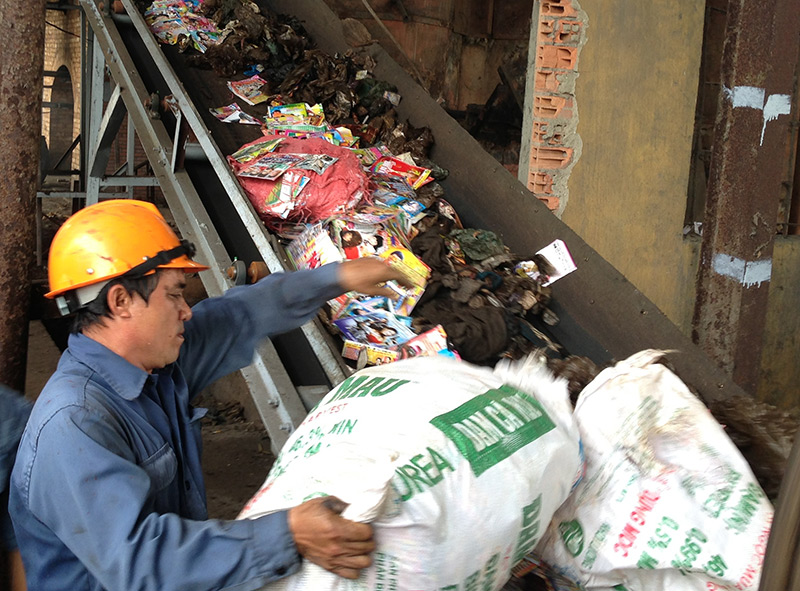 Ti&ecirc;u hủy hơn 24 ng&agrave;n băng đĩa, tranh lậu