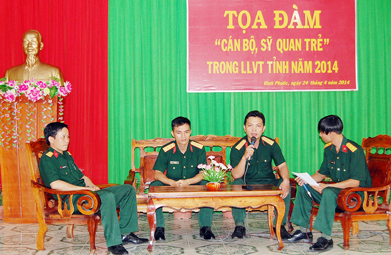Tọa đ&agrave;m c&aacute;n bộ, sĩ quan trẻ