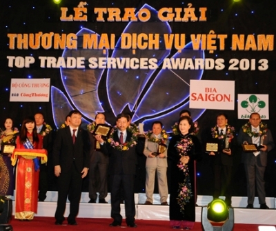  Tôn vinh 120 doanh nghiệp lĩnh vực thương mại, dịch vụ 