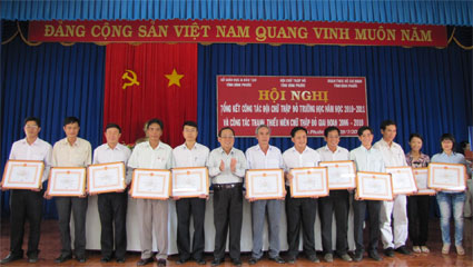 Tổng kết c&ocirc;ng t&aacute;c chữ thập đỏ trường học v&agrave; 5 năm phối hợp thanh thiếu ni&ecirc;n chữ thập đỏ