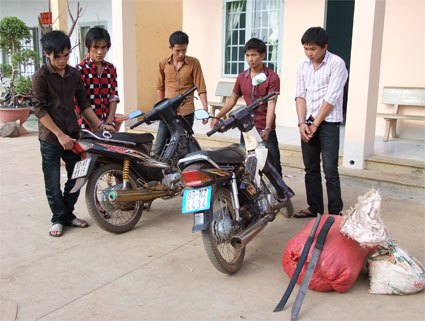 Nhậu xong vào r&acirc;̃y cướp hạt đi&ecirc;̀u, chém người