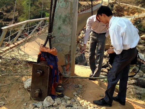 Cầu treo Chu Va 6: Ốp gạch và trát vữa để tạo thẩm mỹ!