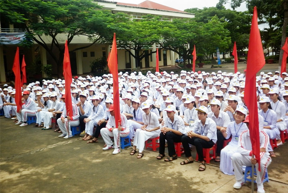 Xem xét danh sách c&ocirc;ng tr&igrave;nh ch&agrave;o mừng đại hội Đảng bộ tỉnh khóa X