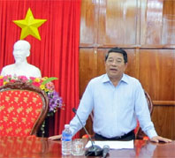 Chủ tịch UBND tỉnh: Năm 2012, tăng cường kiểm tra, kiểm so&aacute;t c&aacute;c tuyến đường li&ecirc;n th&ocirc;n, li&ecirc;n x&atilde;