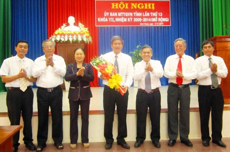 Đ&ocirc;̀ng chí Huỳnh Quang Ti&ecirc;n giữ chức Chủ tịch UBMTTQVN tỉnh