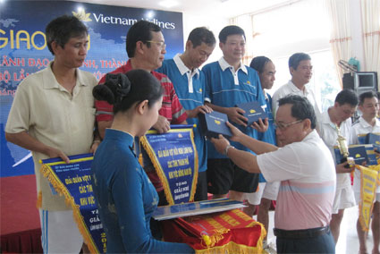 82 VĐV dự giải quần vợt lãnh đạo các tỉnh, thành 