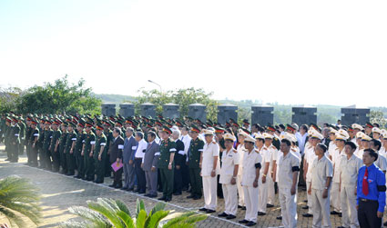 Lễ viếng, tiễn đưa liệt sĩ qu&acirc;n t&igrave;nh nguyện Việt Nam hy sinh ở Campuchia về c&aacute;c địa phương v&agrave; kỷ niệm 68 năm ng&agrave;y th&agrave;nh lập Qu&acirc;n đội nh&acirc;n d&acirc;n Việt Nam