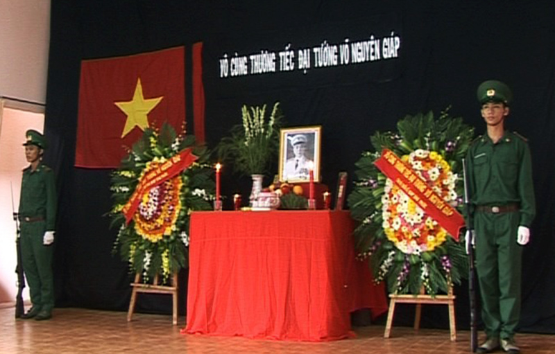 Huyện Bù Đăng và bộ đội biên phòng tổ chức lễ viếng Đại tướng Võ Nguyên Giáp