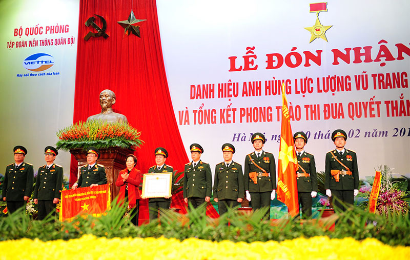 Viettel đ&oacute;n nhận danh hiệu Anh h&ugrave;ng Lực lượng vũ trang nh&acirc;n d&acirc;n