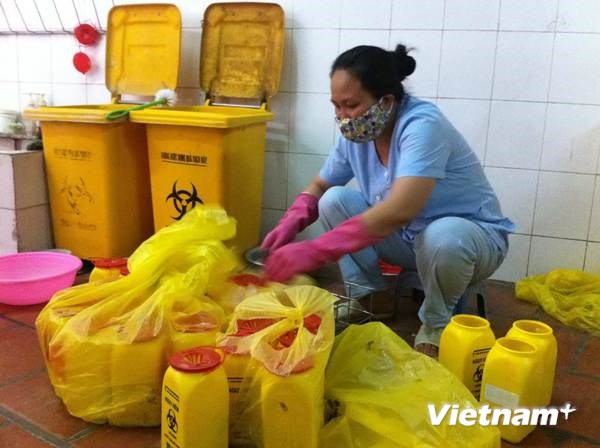 Bài toán rác thải y tế, lời đáp trong tay các bệnh viện
