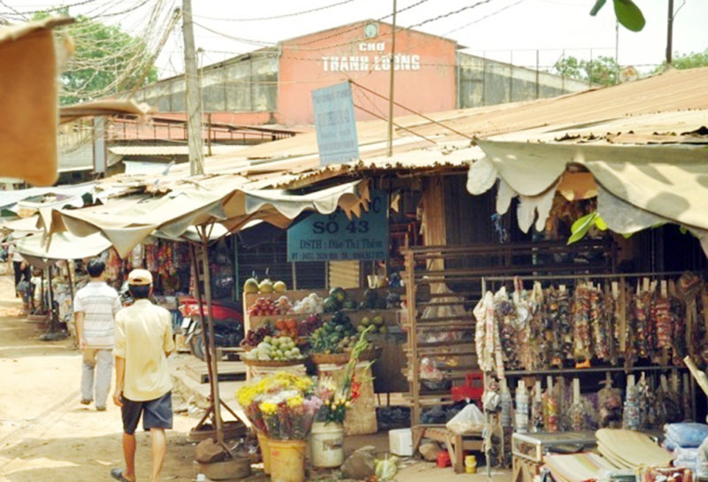 Vợ chồng trẻ uống thuốc diệt cỏ tự vẫn: Nỗi đau ập xuống 2 trẻ nhỏ