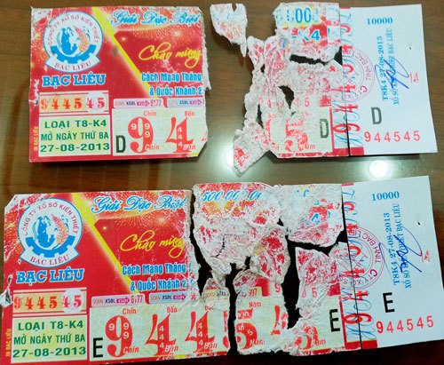 Không trả thưởng 200 triệu đồng do vé số bị rách