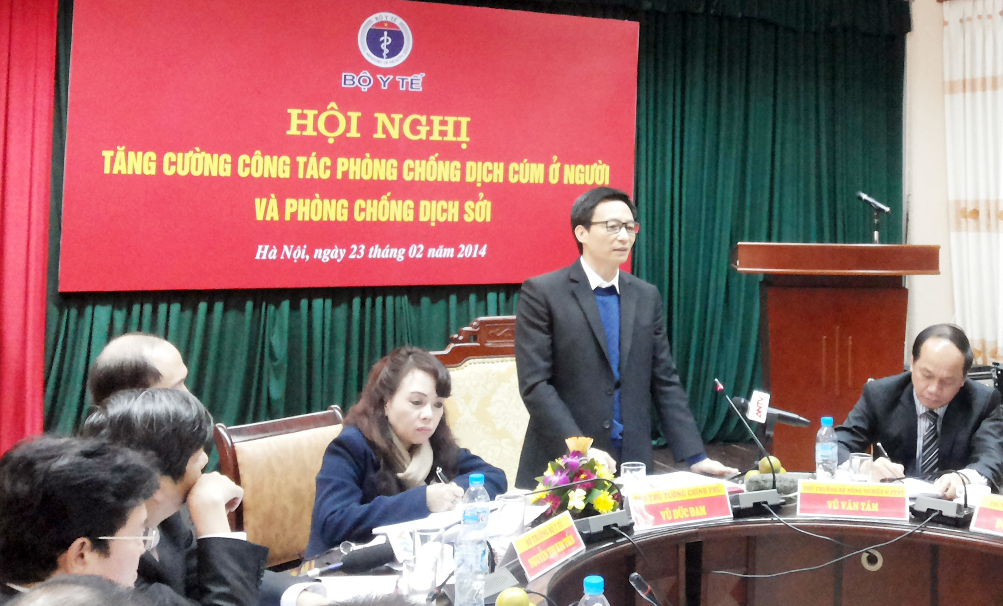  Tăng cường c&ocirc;ng t&aacute;c ph&ograve;ng chống dịch c&uacute;m ở người v&agrave; ph&ograve;ng chống dịch sởi 