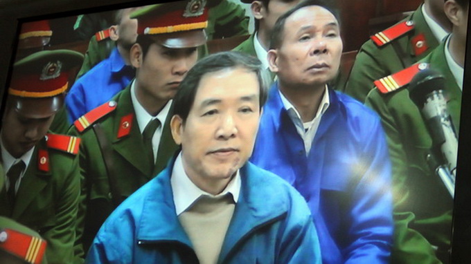 Dương Ch&iacute; Dũng v&agrave; Mai Văn Ph&uacute;c l&atilde;nh &aacute;n tử h&igrave;nh