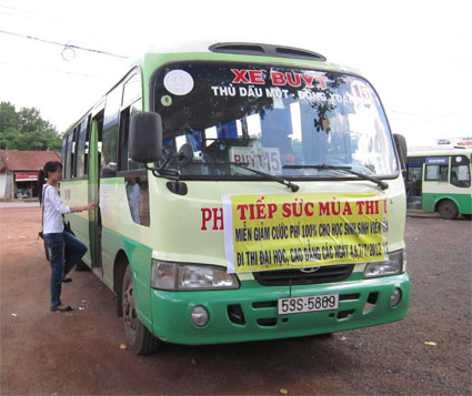 Miễn phí vé xe buýt cho thí sinh dự thi đại học, cao đẳng năm 2012