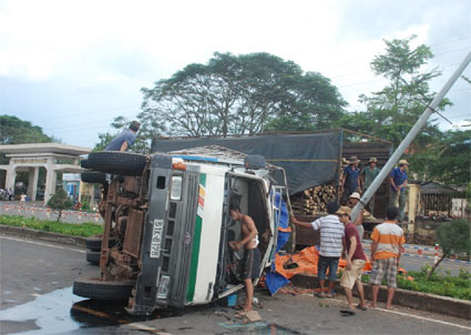 Tăng cường ki&ecirc;̉m soát xe quá tải trọng