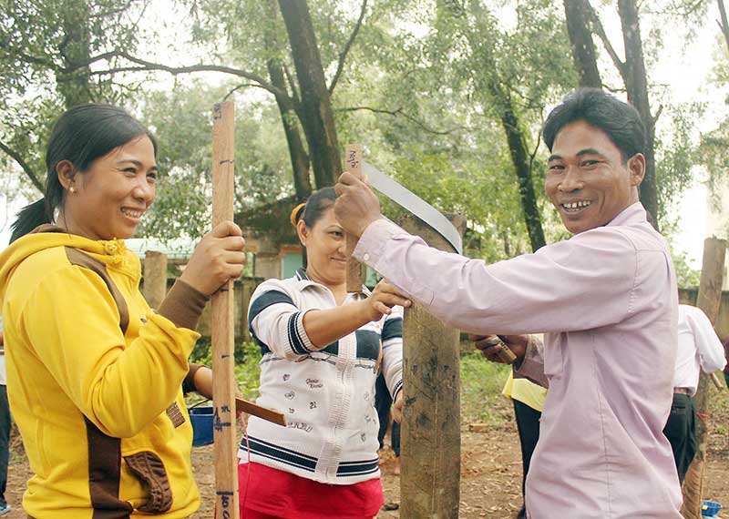 Hiệu quả từ những chương tr&igrave;nh x&oacute;a ngh&egrave;o ở x&atilde; Lộc Hưng