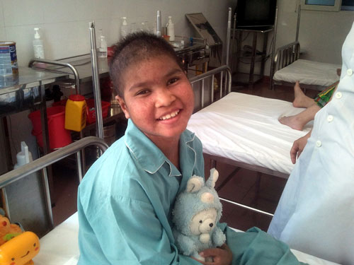 Nạn nhân 'ma rừng' đã tự đi được