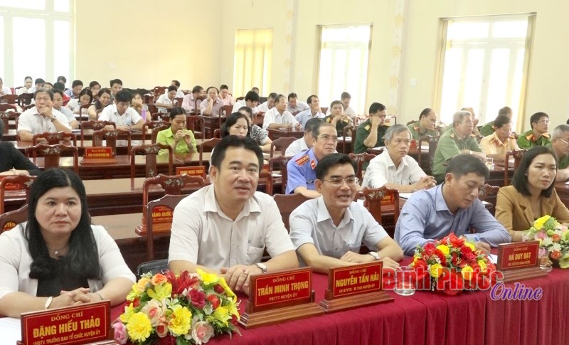 Huyện ủy Chơn Thành tổ chức hội nghị thông tin thời sự lần 2 năm 2020
