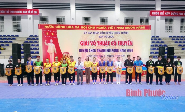 Hơn 400 VĐV tham gia giải võ thuật cổ truyền (mở rộng) huyện Chơn Thành