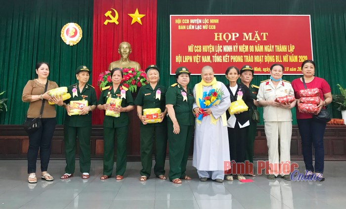 Ban LL nữ CCB huyện Lộc Ninh: họp mặt truyền thống kỷ niệm 90 năm Ngày thành lập Hội Liên hiệp Phụ nữ Việt Nam