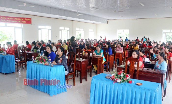 200 công nhân cao su được nâng cao kiến thức sức khỏe sinh sản