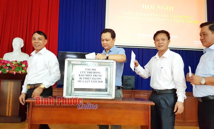 Phường Tiến Thành ủng hộ đồng bào miền Trung gần 65 triệu đồng