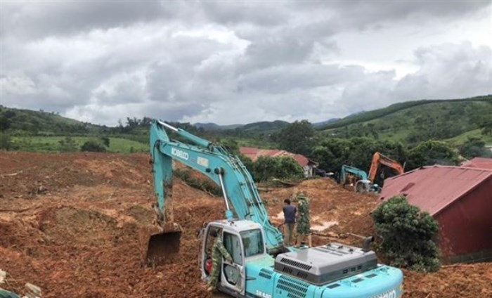 Sạt lở đất ở Hướng Hóa: Tìm kiếm các nạn nhân trong thời gian sớm nhất