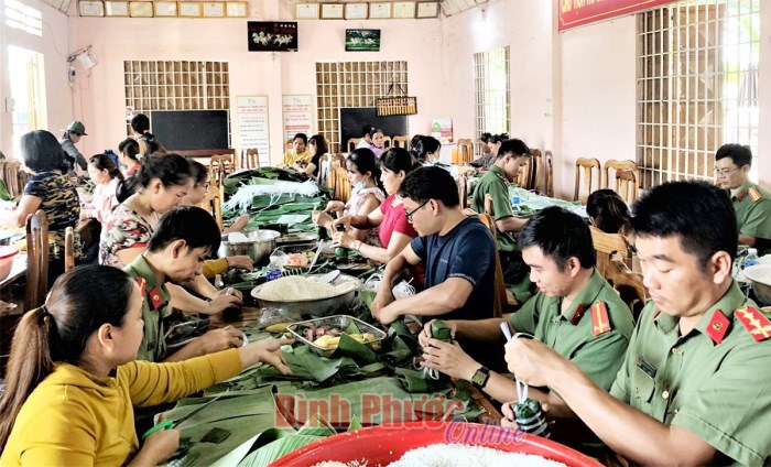 Công an tỉnh Bình Phước chung tay ủng hộ đồng bào miền Trung