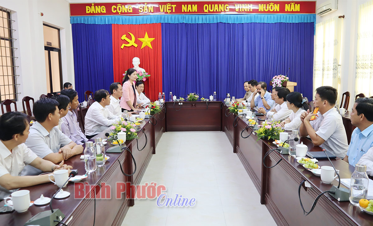 Đồng Xoài trao đổi kinh nghiệm quy hoạch và xây dựng trường học liên cấp tại thành phố Tây Ninh