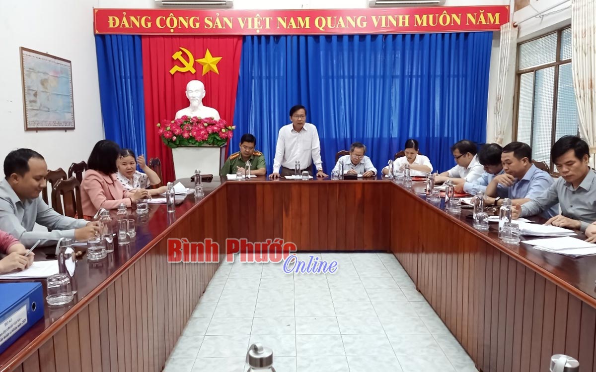 Kiểm tra kết quả thực hiện cuộc vận động xây dựng cơ quan, đơn vị, doanh nghiệp đạt chuẩn văn hóa