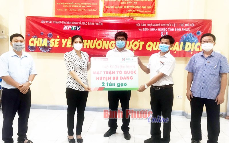 ABIC Sài Gòn hỗ trợ 3 tấn gạo cho người nghèo bị ảnh hưởng bởi dịch Covid-19 