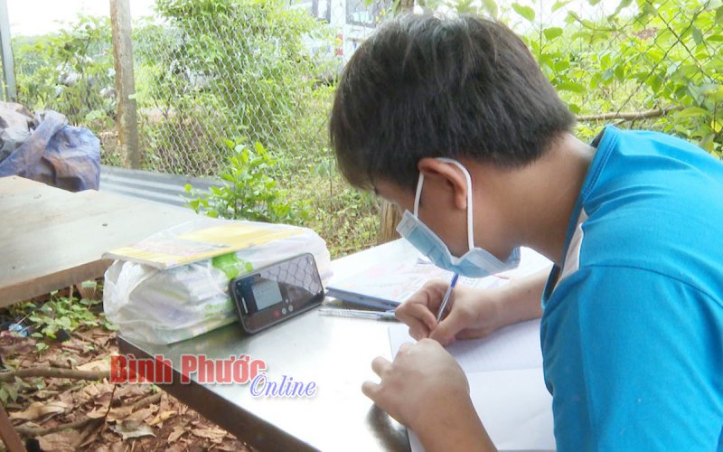 Bù Đốp: Hơn 98% học sinh có điều kiện thiết bị học trực tuyến