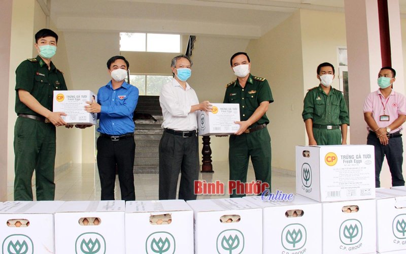 Công ty cổ phần chăn nuôi C.P Việt Nam tiếp sức bộ đội biên phòng