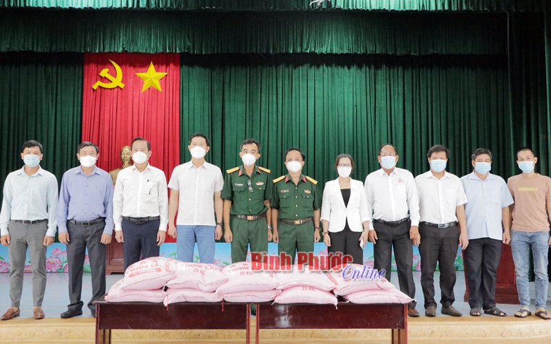 Đồng Xoài: 18 tấn gạo và nông sản hỗ trợ hoạt động an sinh xã hội